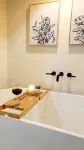 Silver Pines Lodge - Hot Tub