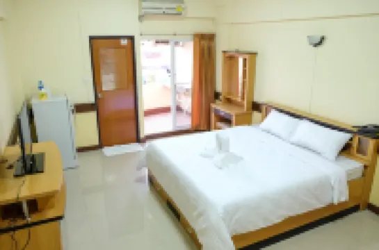 TS Home Building Apartment Hotels in der Nähe von Wat Om Noi