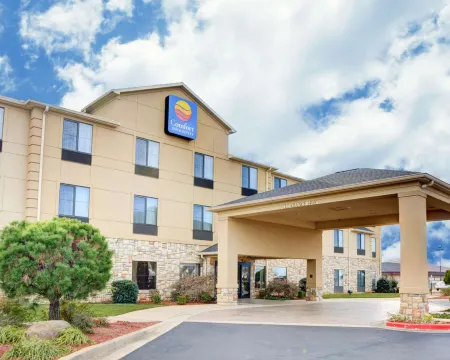 Comfort Inn & Suites Russellville I-40
