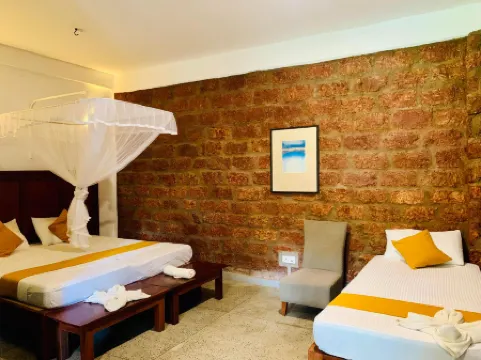 Airport Heritage Hotel