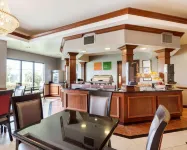 Comfort Suites Southaven I-55 - parking