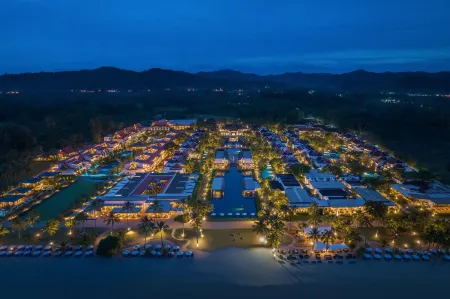 Marriott Vacation Club, Khao Lak Beach Resort Отели рядом с достопримечательностью «Као-Лак»