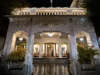 Saraca Hotel Lucknow Hôtels à proximité de : Gare de Lucknow Junction