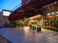 Monomotapa Hotels in Harare