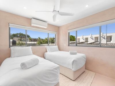 10 Hastings Street Motel