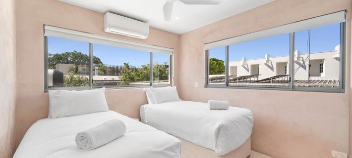 10 Hastings Street Motel Hotels in Noosa Heads