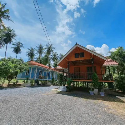 Patcharin Home Stay Hotels near Loh Jak Beach