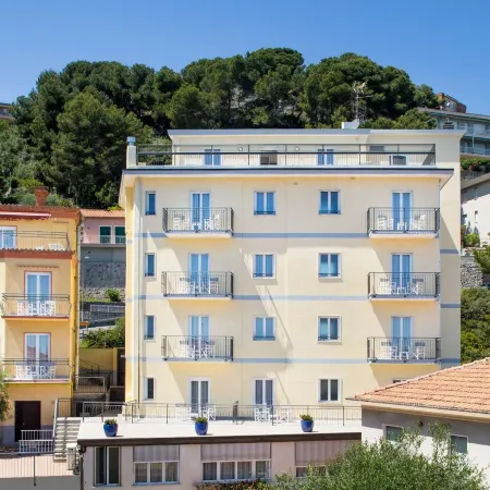 Hotel Tritone