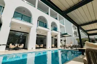 Colosseum Hotel - Pools