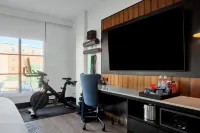 The Godfrey Detroit, Curio Collection by Hilton - Gym