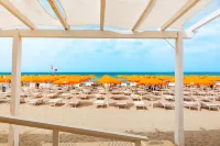 Delfino Beach Hotel - Cdshotels - Beach