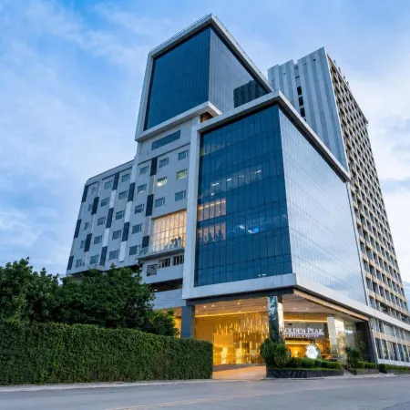 Golden Peak Hotel & Suites