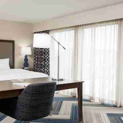 Hampton Inn & Suites la Crosse/Downtown, WI Rooms