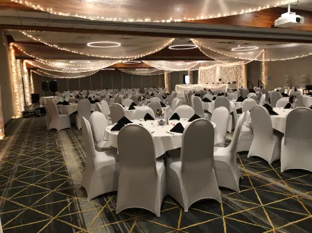 Holiday Inn & Suites ST. CLOUD by IHG