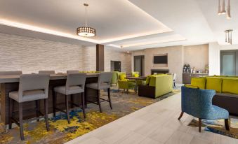 La Quinta Inn & Suites by Wyndham Orlando IDrive Theme Parks