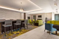 La Quinta Inn & Suites by Wyndham Orlando IDrive Theme Parks