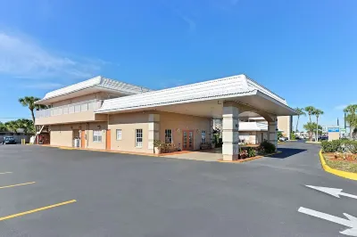 Travelodge by Wyndham Venice Hotels in Venice