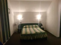Dva Kapitana Hotel dekat Stadion Sputnik