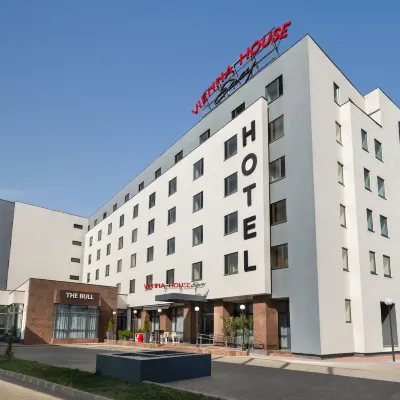 Vienna House Easy by Wyndham Bucharest Airport Отели рядом с достопримечательностью «Международный аэропорт Бухарест-Бянэаса - BBU»