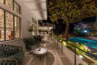 Majestic Palace Hotel - Pools