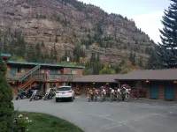 Ouray Inn - Parking