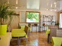 Hotel les Pins Hotels in Hourtin
