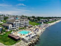 Water's Edge Resort & Spa - Beach