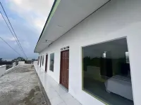 RedDoorz Syariah @ Jalan Dieng 4 Hotels in Kejajar