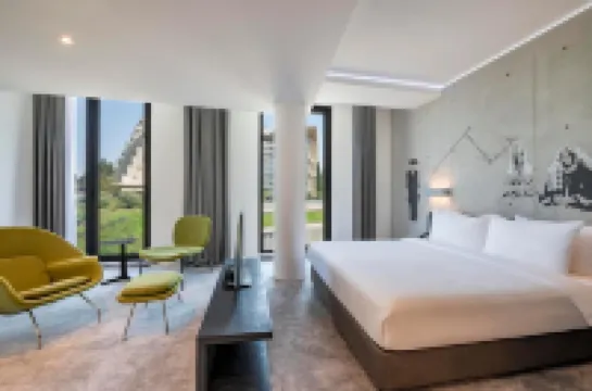 Golden Tulip Design Tbilisi