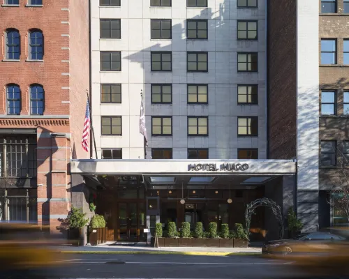 Hotel Hugo SoHo Hotels near Pershing Field