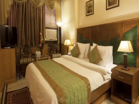 Wood Castle Отели рядом с достопримечательностью «Радж Гат»