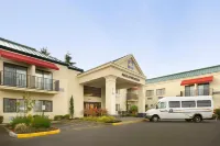 Best Western Plus Plaza by the Green