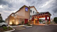 Best Western Plus Boardman Inn  Suites Hotel a Boardman Township