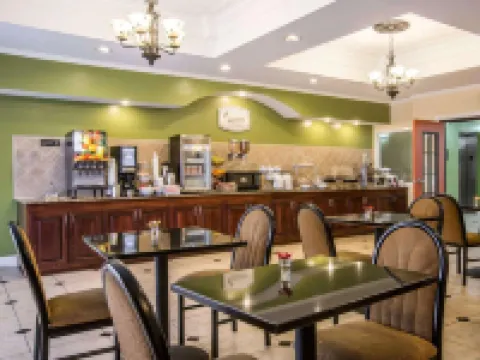 スリープ イン & スイーツ モンゴメリー イースト I-85 モントゴメリーのホテル