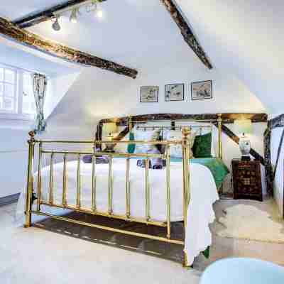 Eglantine Rooms