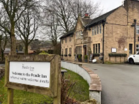 เดอะ เพนเดิล อินน์ โรงแรมในPendle District