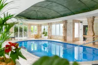 Coronet Ridge Resort - Pools