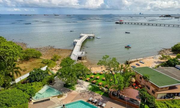 Centara Sonrisa Residences & Suites Sriracha