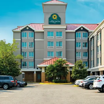 La Quinta Inn by Wyndham Vancouver Airport Hotels near Aberdeen Skytrain Station