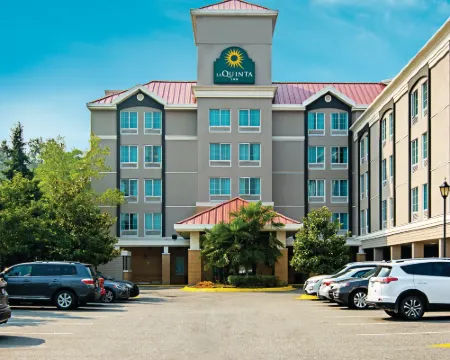 La Quinta Inn by Wyndham Vancouver Airport โรงแรมในริชมอนด์