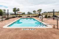 Days Inn & Suites by Wyndham Mineral Wells Hotels in Mineral Wells