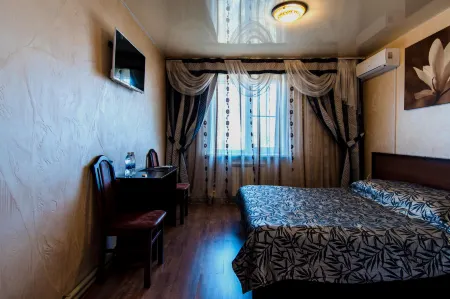 Шоколад Отели рядом с достопримечательностью «Приход Христа Царя Вселенной Римско-Католической церкви г. Барнаула»