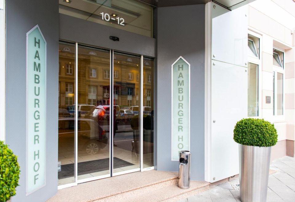 Red Rock Casino Resort & Spa Over view