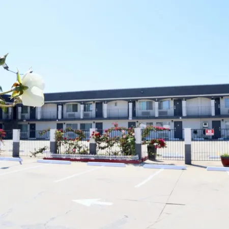 Value Inn Bellflower