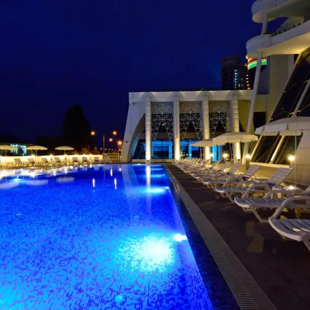 The Grand Gloria Hotel