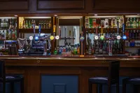 Pennine Manor Hotel - С баром