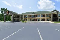 Super 8 by Wyndham Petersburg Hotels in Rives