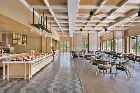 Coorg Marriott Resort & Spa Отели в г. Канданаколли