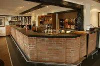Stirrups Hotel - bar
