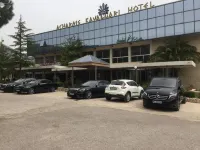 Acharnis Kavallari Hotel Suites - parcheggio